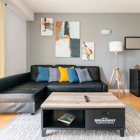Bright & Spacious 2 Bed Flat 2 Bath W Garage In Lagos Marina Экстерьер фото