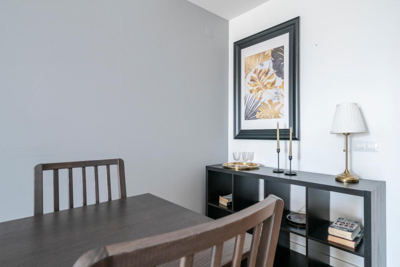Bright & Spacious 2 Bed Flat 2 Bath W Garage In Lagos Marina Экстерьер фото