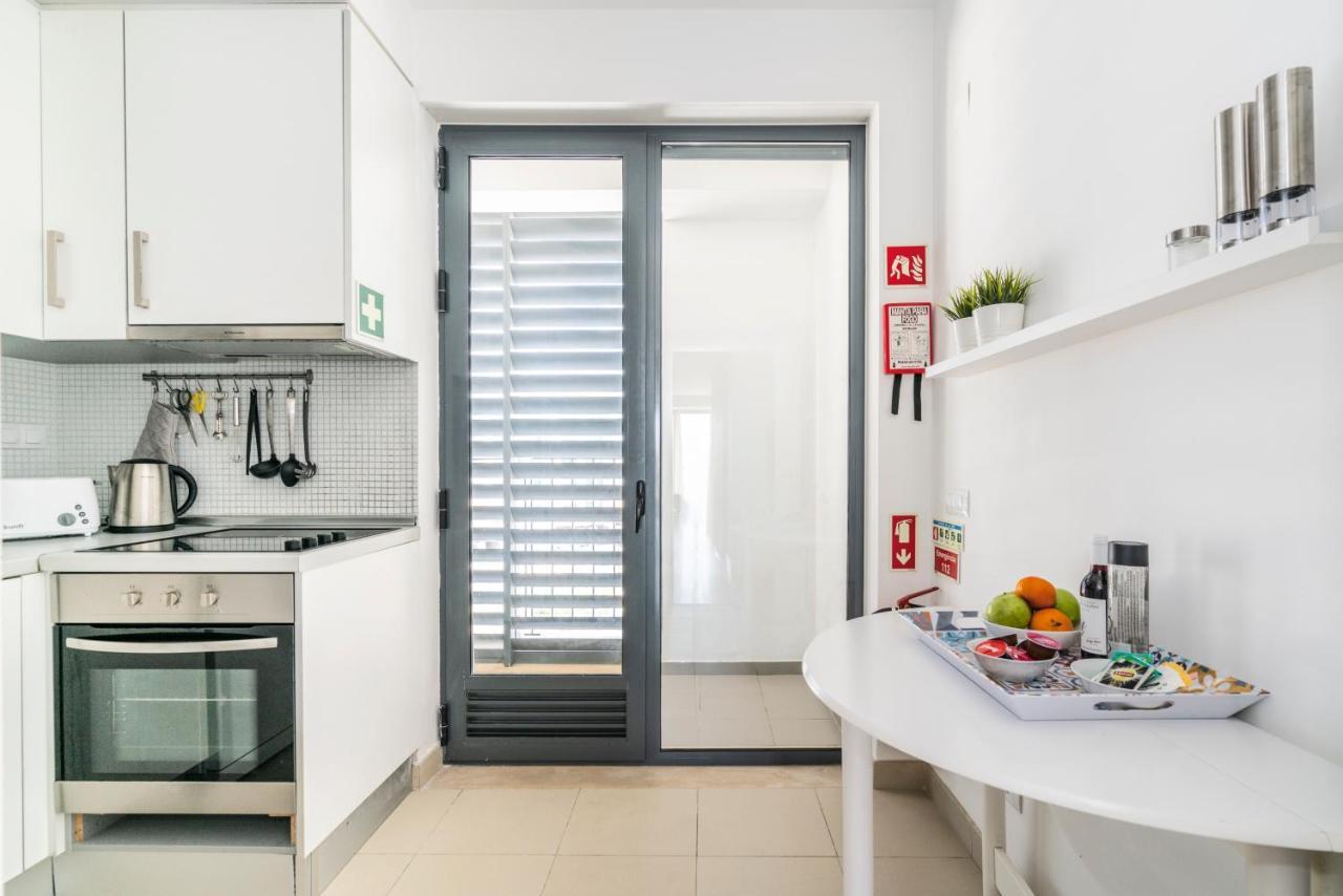 Bright & Spacious 2 Bed Flat 2 Bath W Garage In Lagos Marina Экстерьер фото