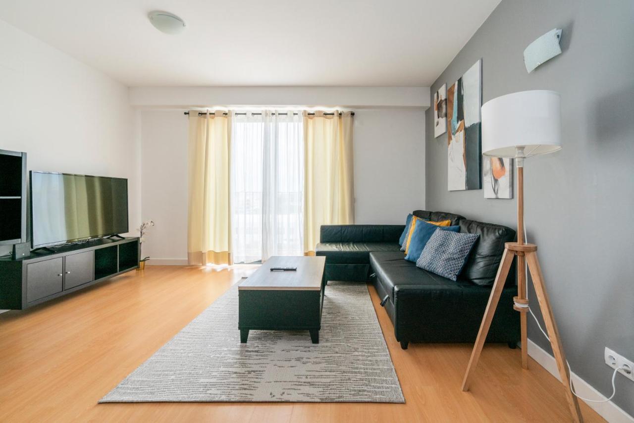 Bright & Spacious 2 Bed Flat 2 Bath W Garage In Lagos Marina Экстерьер фото