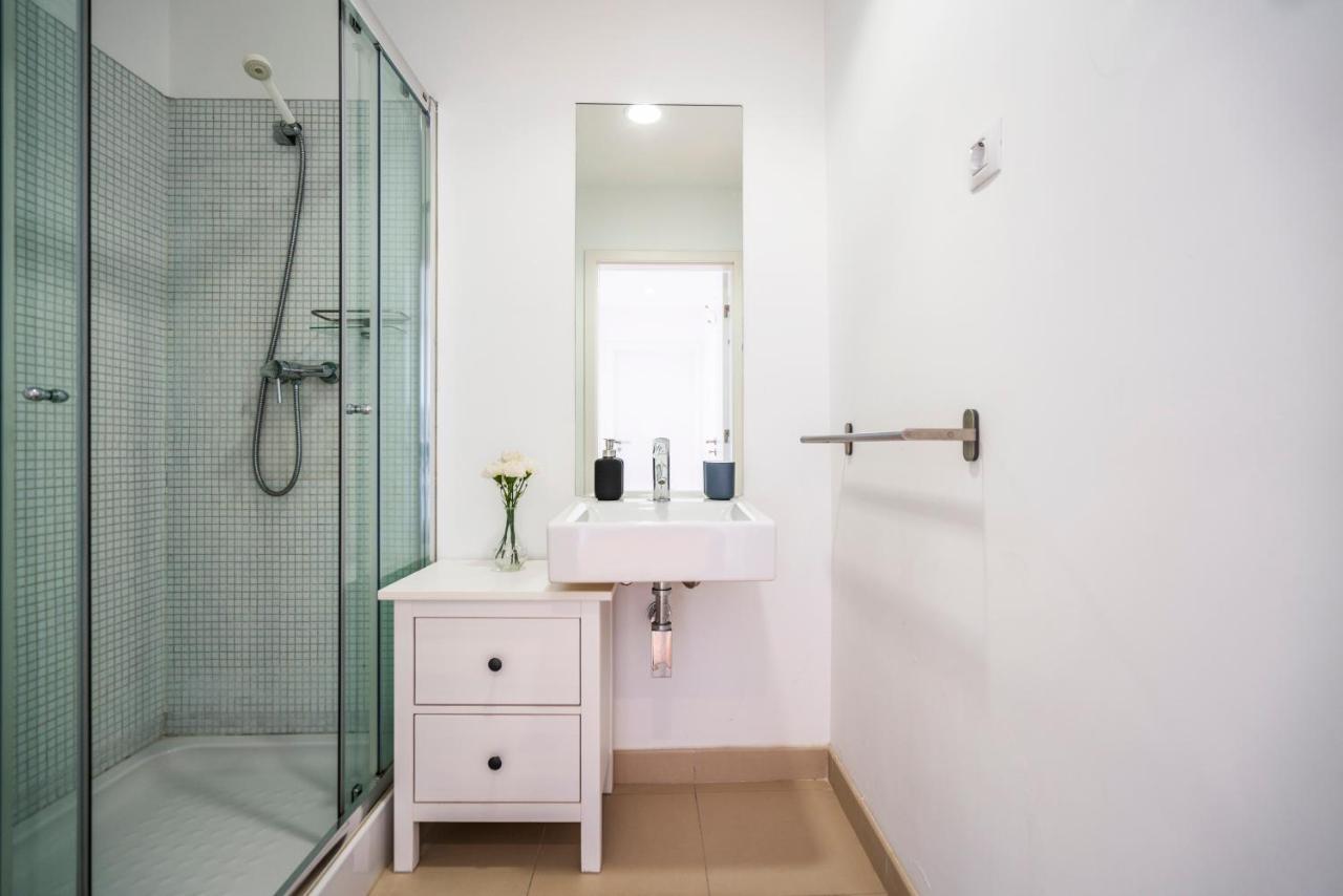 Bright & Spacious 2 Bed Flat 2 Bath W Garage In Lagos Marina Экстерьер фото